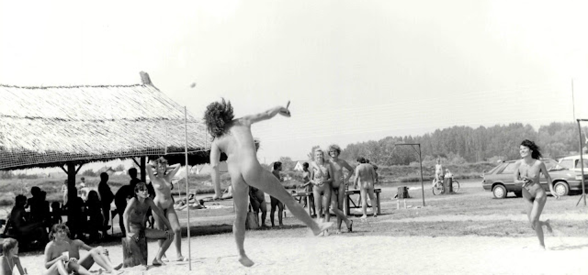 «Η απενεχοποίηση του γυμνού σώματος»: Ο γυμνισμός στην Κεντρική και Ανατολική Ευρώπη (1987-1991)