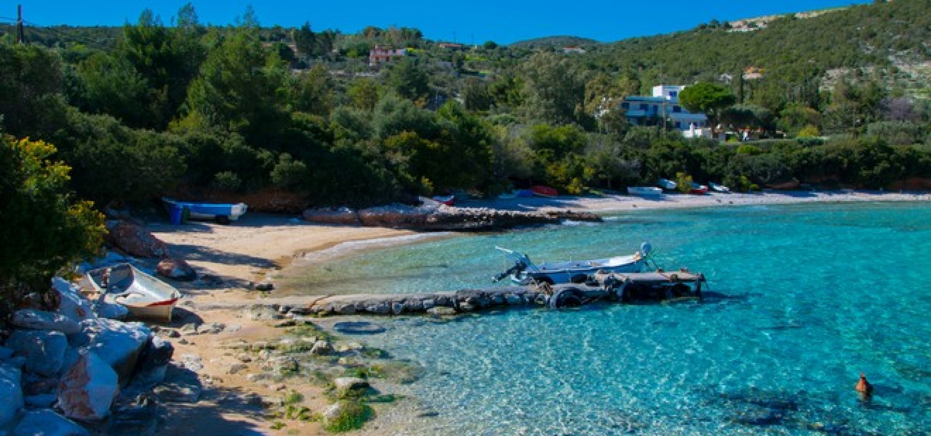 Οι γυμνιστές πάνε στις πιο ωραίες παραλίες της Ελλάδας